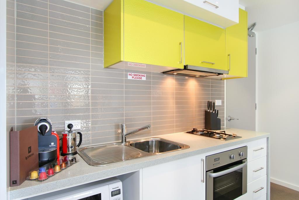 Espresso - Smart St Kilda Living Apartment