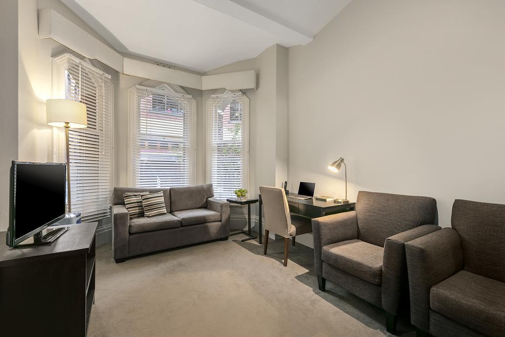 Quest Gordon Place Aparthotel 4*