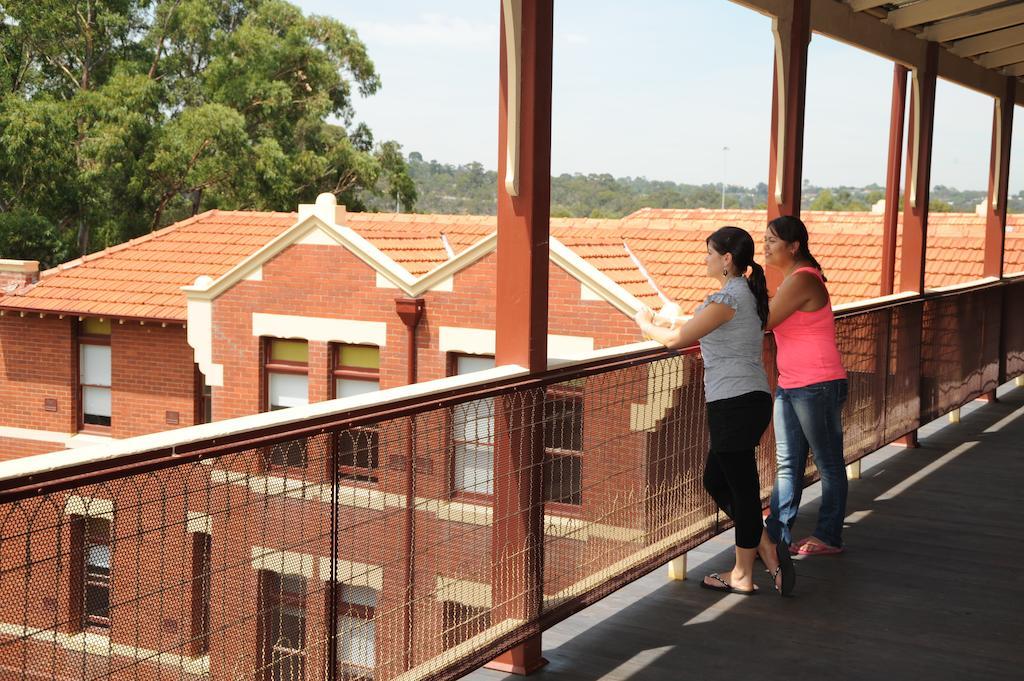 Yarra House Hostel