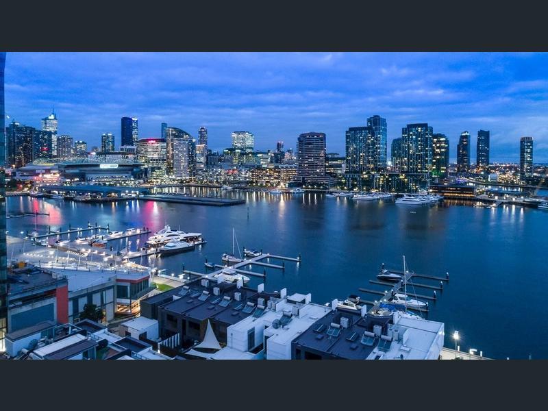 Water Views Lovely 2brs Free Tram Zone Close To Everything Apartment Melbourne