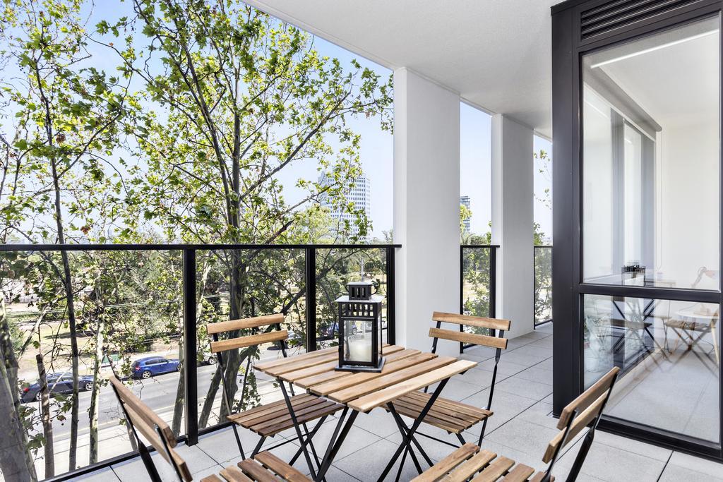 Complete Host Park View St Kilda *