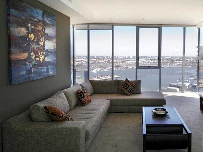 Domain - New Quay Docklands Aparthotel 4*