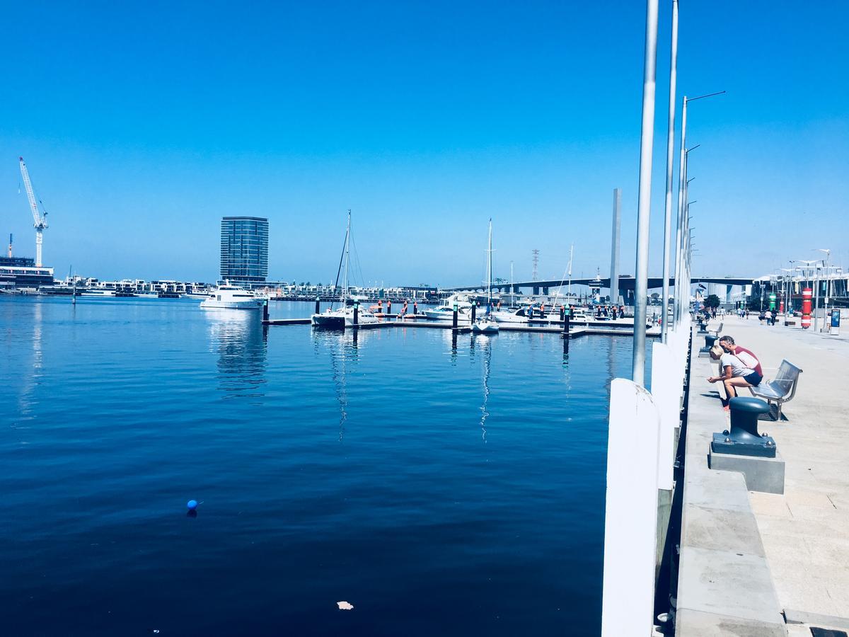Water Views Lovely 2brs Free Tram Zone Close To Everything Apartment *
