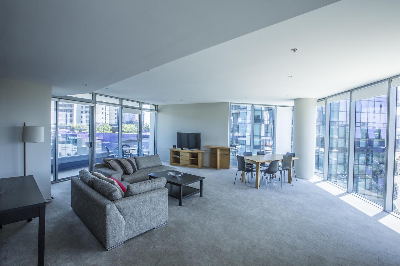 Domain - New Quay Docklands 4*