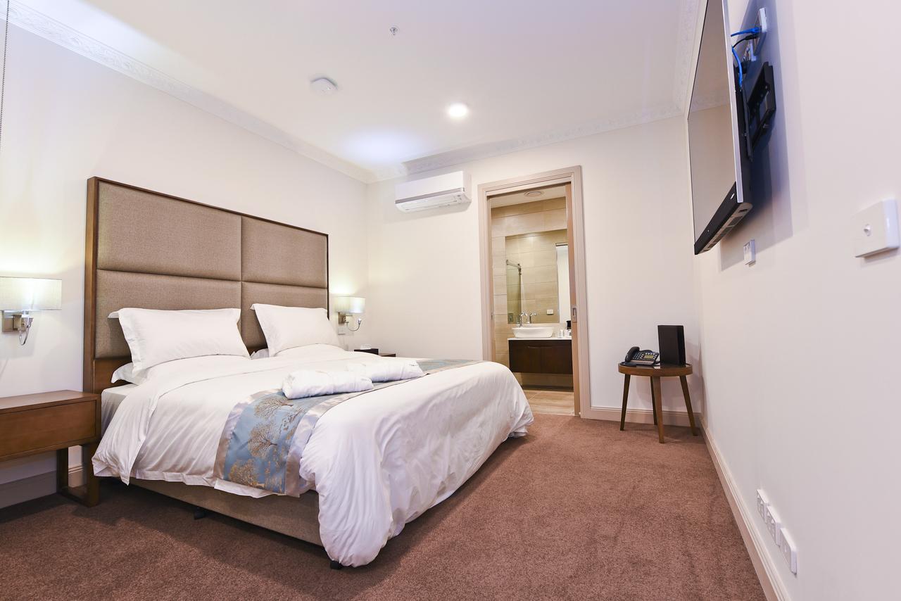 Clarendon Hotel