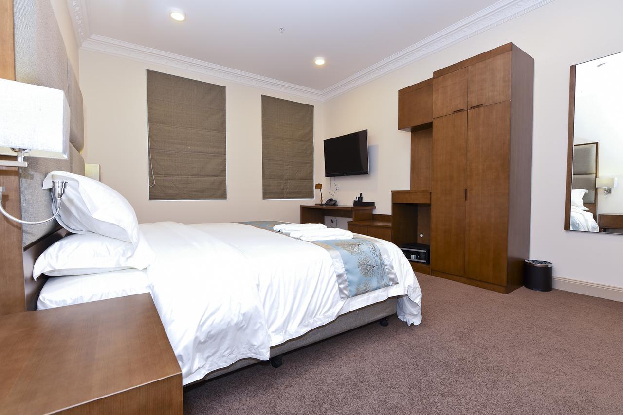Hotel Clarendon 4*
