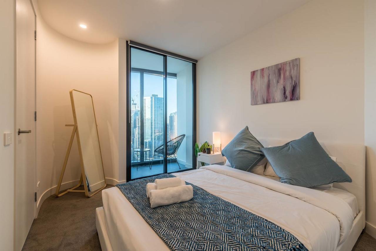 Shadow Play 2bed Ocean View Melbourne