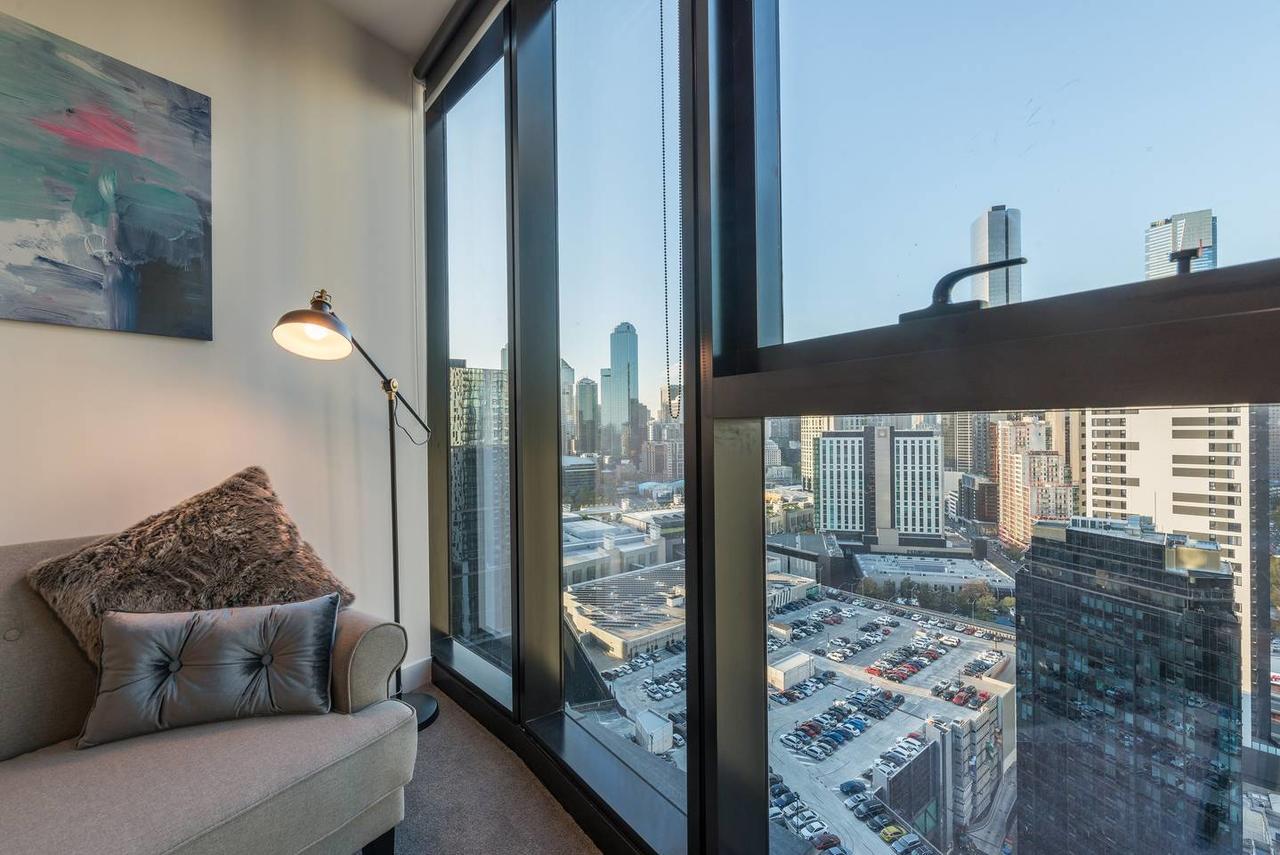 Shadow Play 2bed Ocean View Apartment Melbourne
