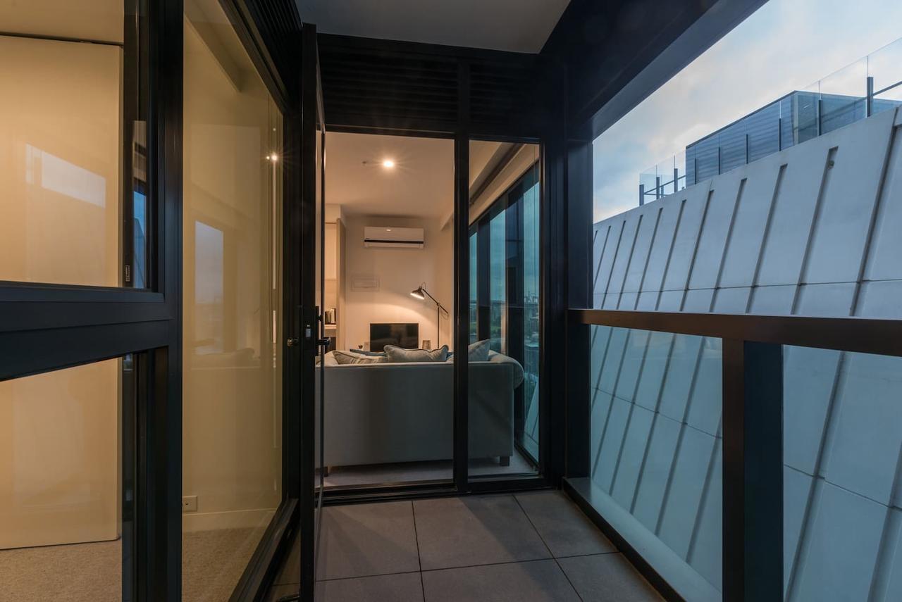 Apartment Docklands Brand New 1 Bedroom Apt@marina Tower *