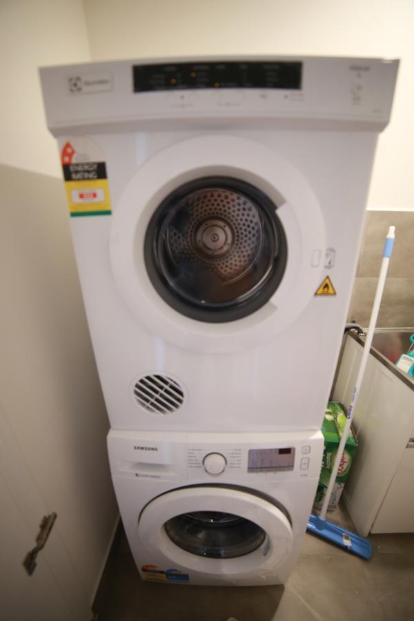 Apartment Water Views Lovely 2brs Free Tram Zone Close To Everything