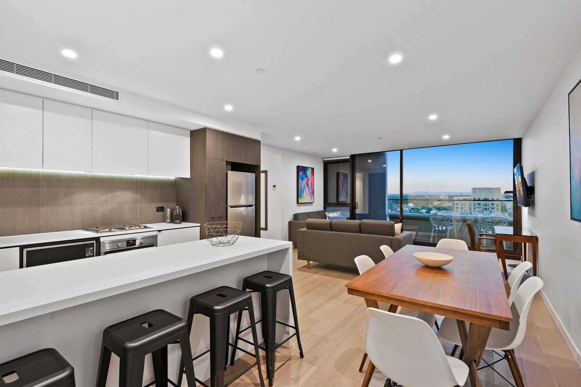 District South Yarra 4*