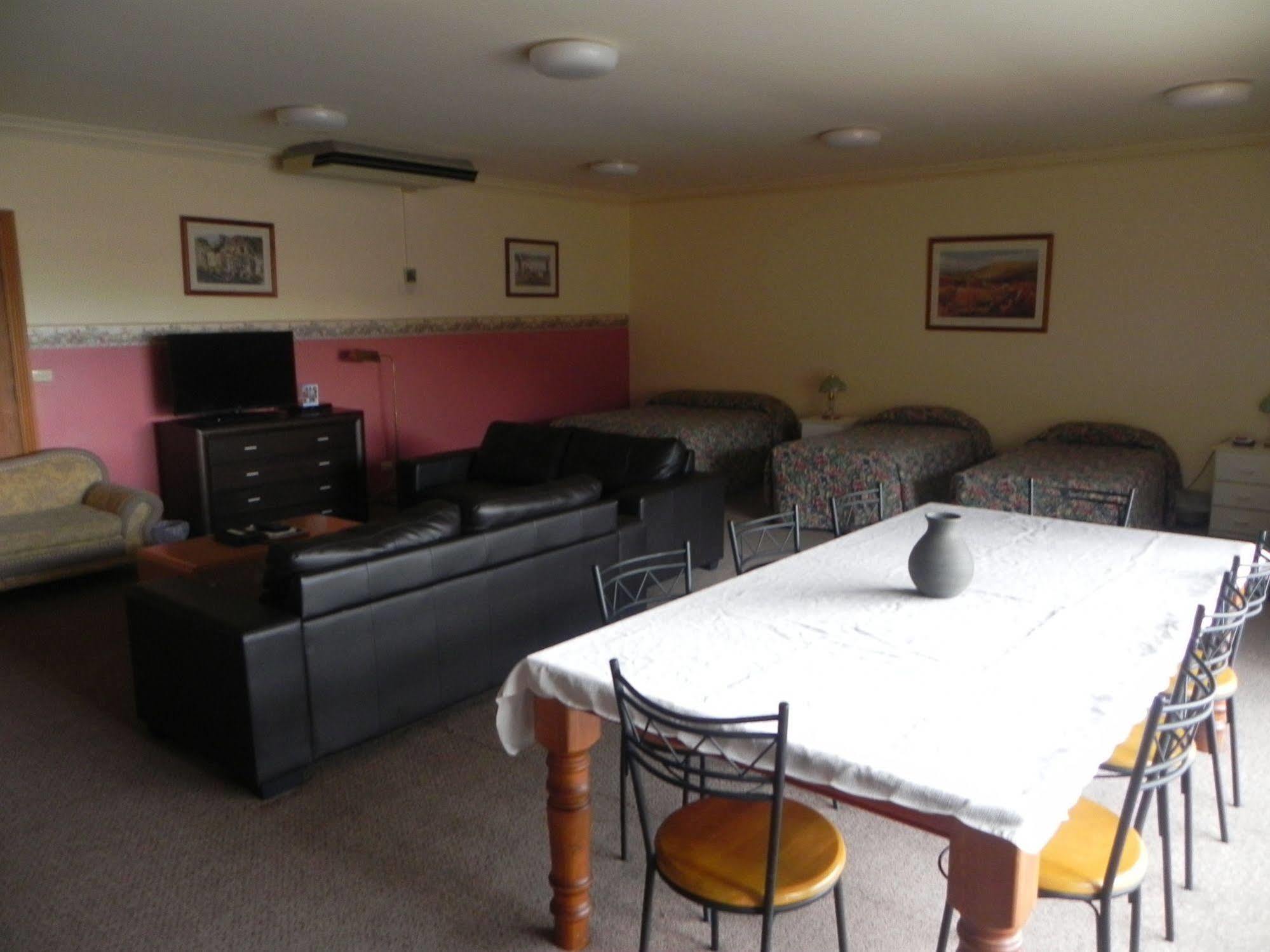 St Georges Motor Motel 3*