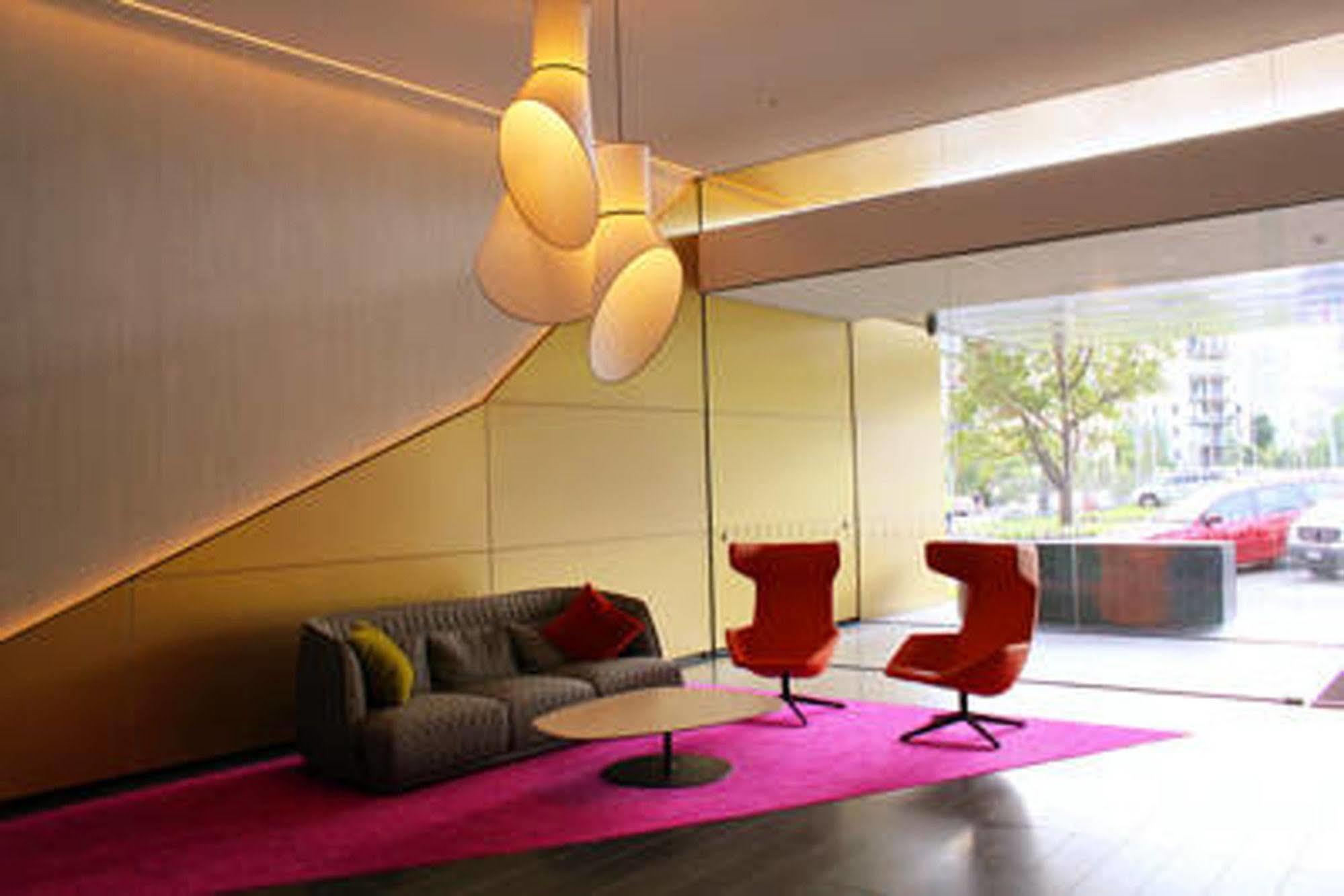 Guilfoyle Apartment *