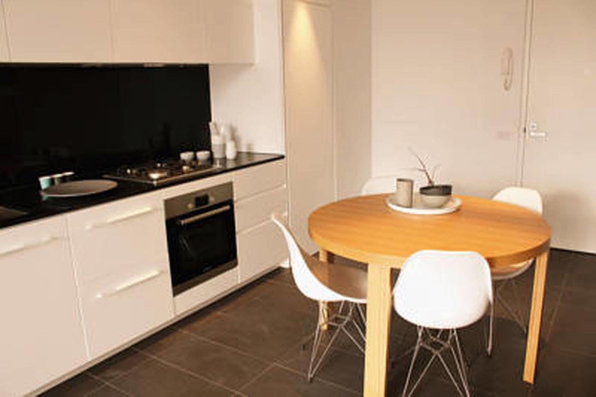 Guilfoyle Apartment *