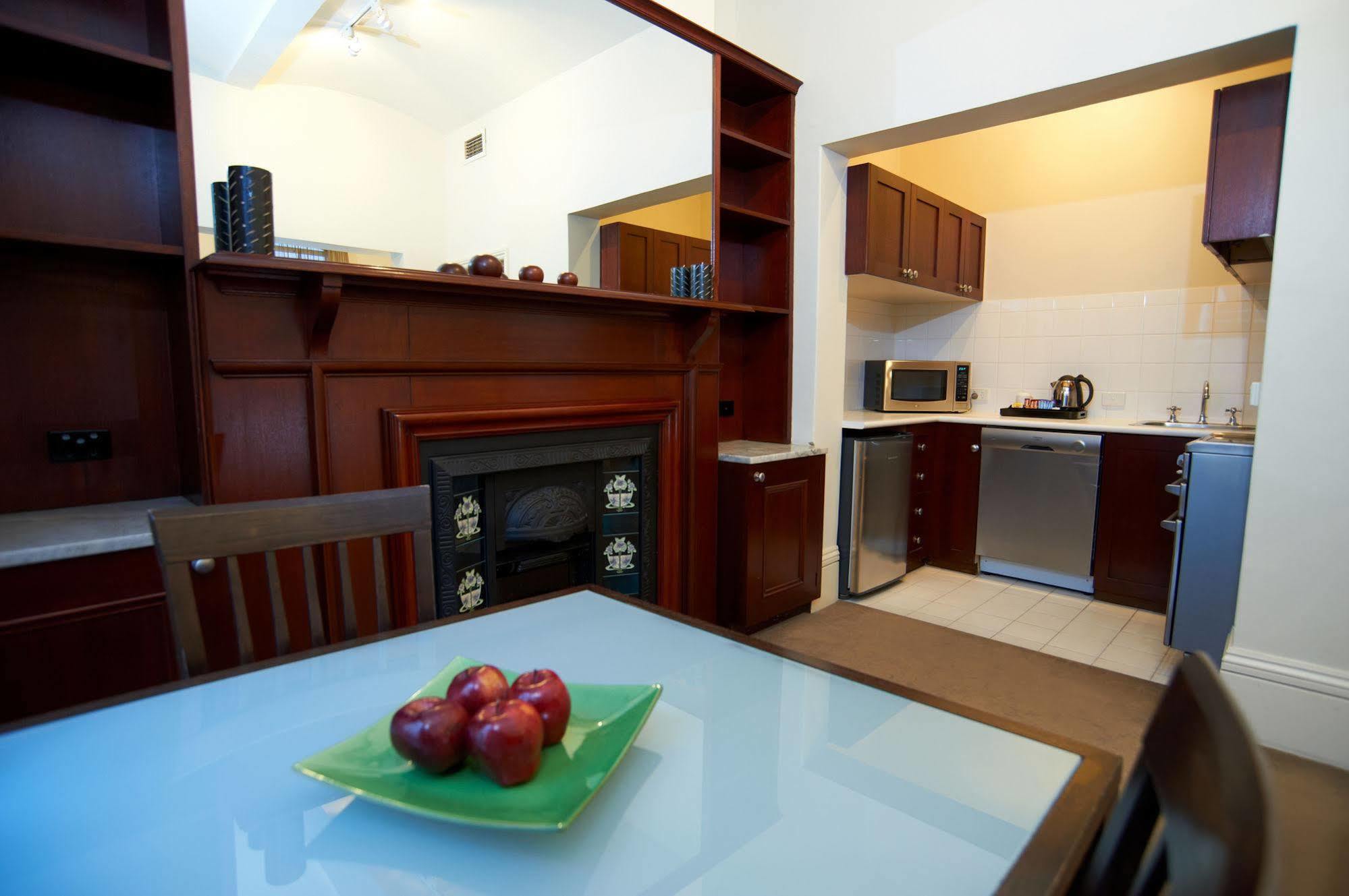 Quest Gordon Place Aparthotel 4*