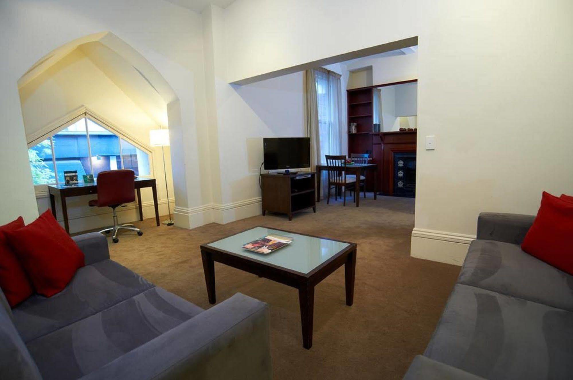 Quest Gordon Place 4* Melbourne