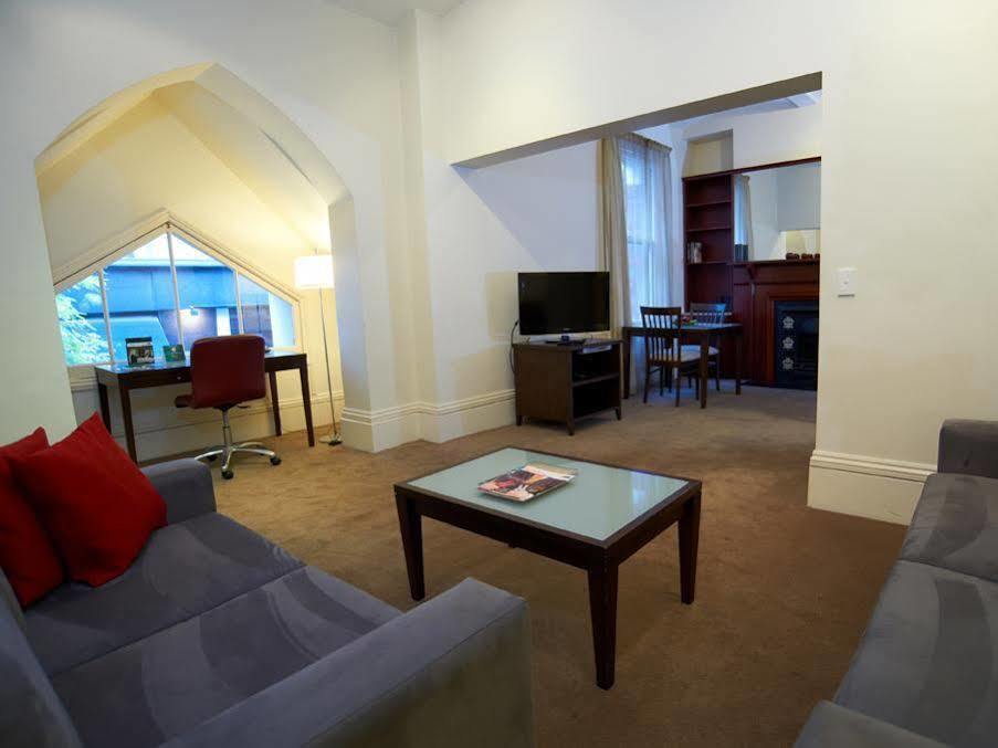 Quest Gordon Place Aparthotel Melbourne