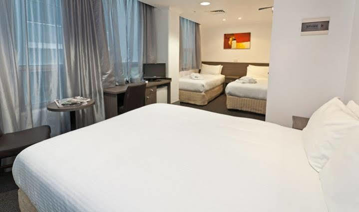 Hotel Causeway On The Mall 3*