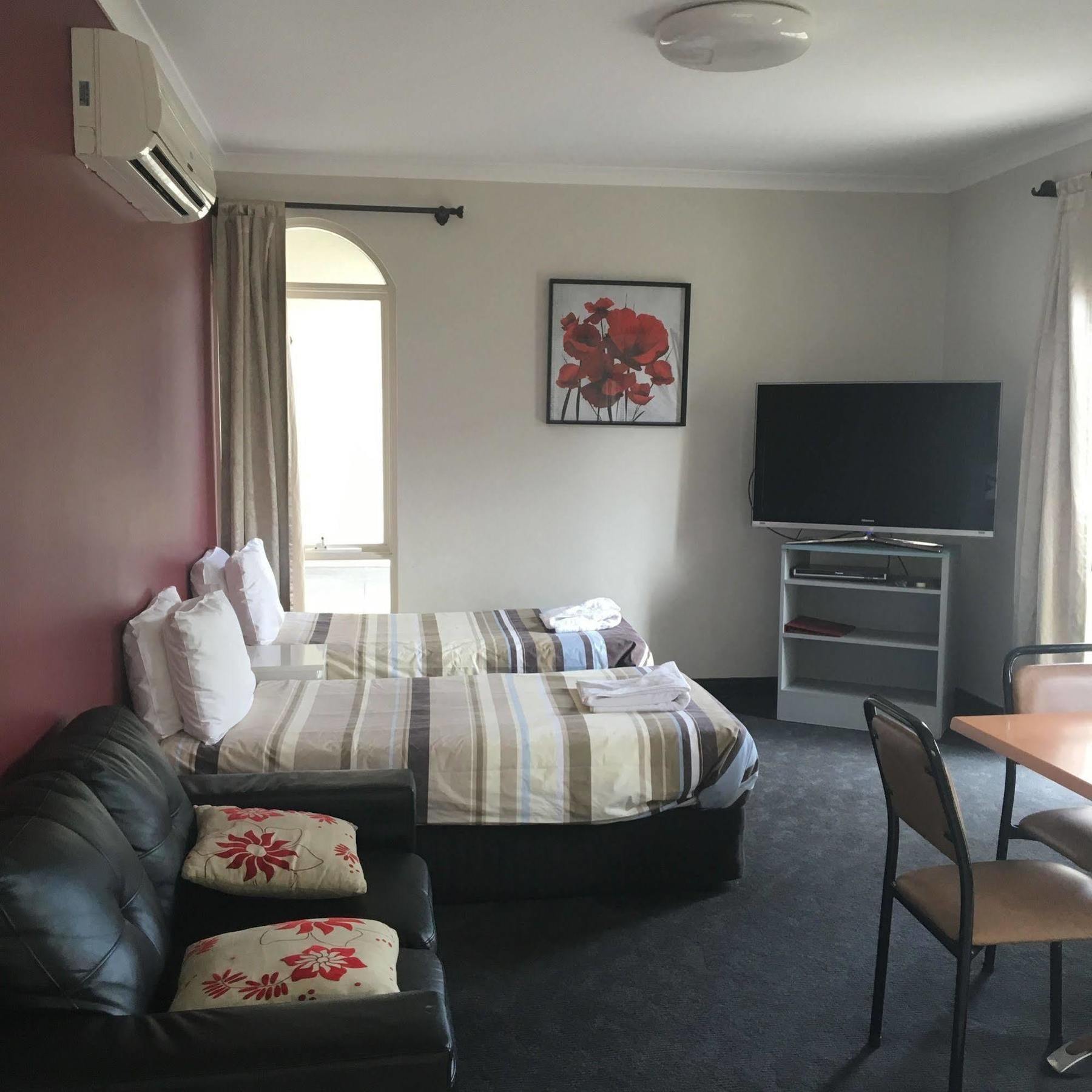 Brunswick Tower Hotel 3*