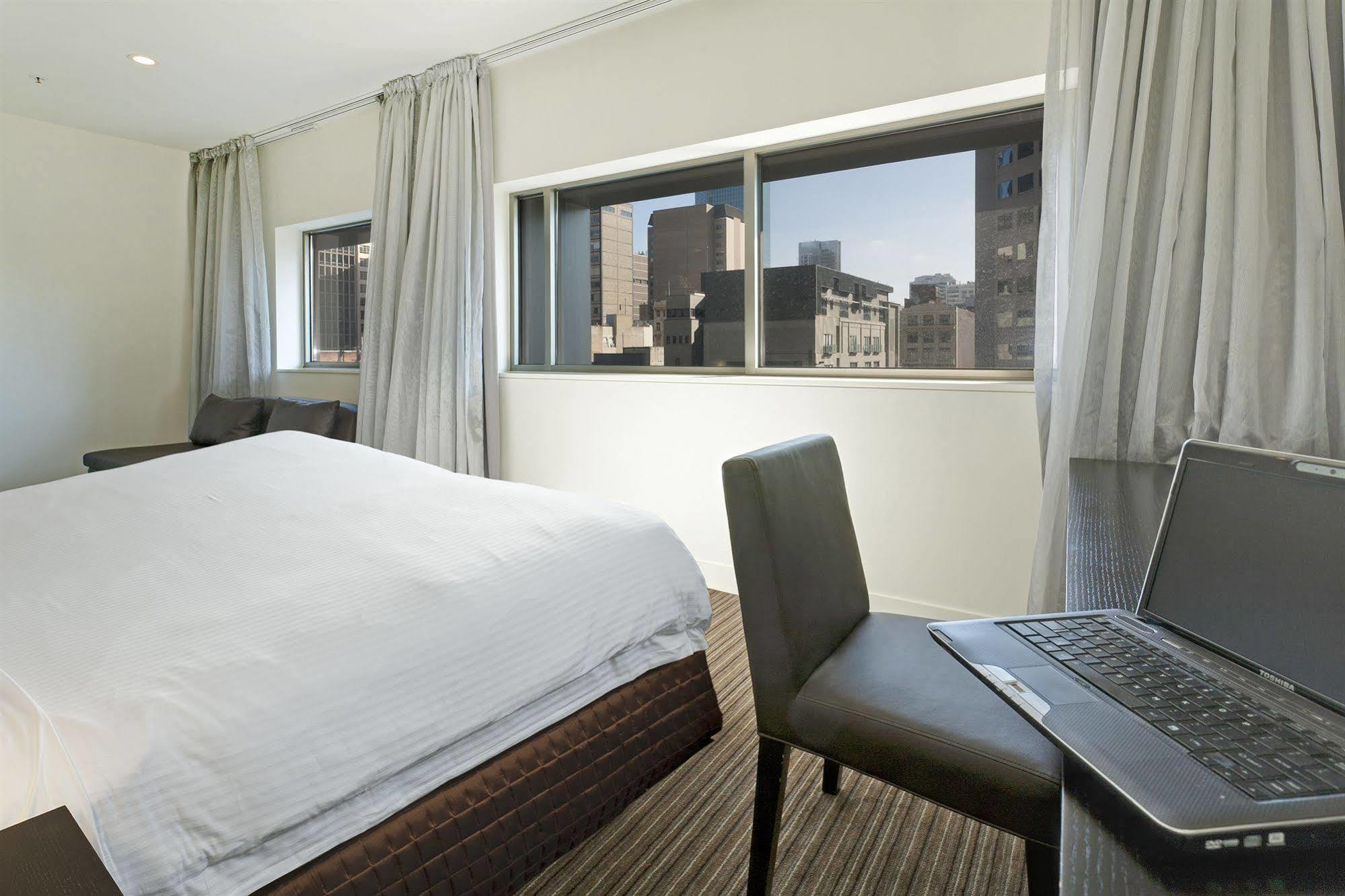 Causeway 353 Hotel
