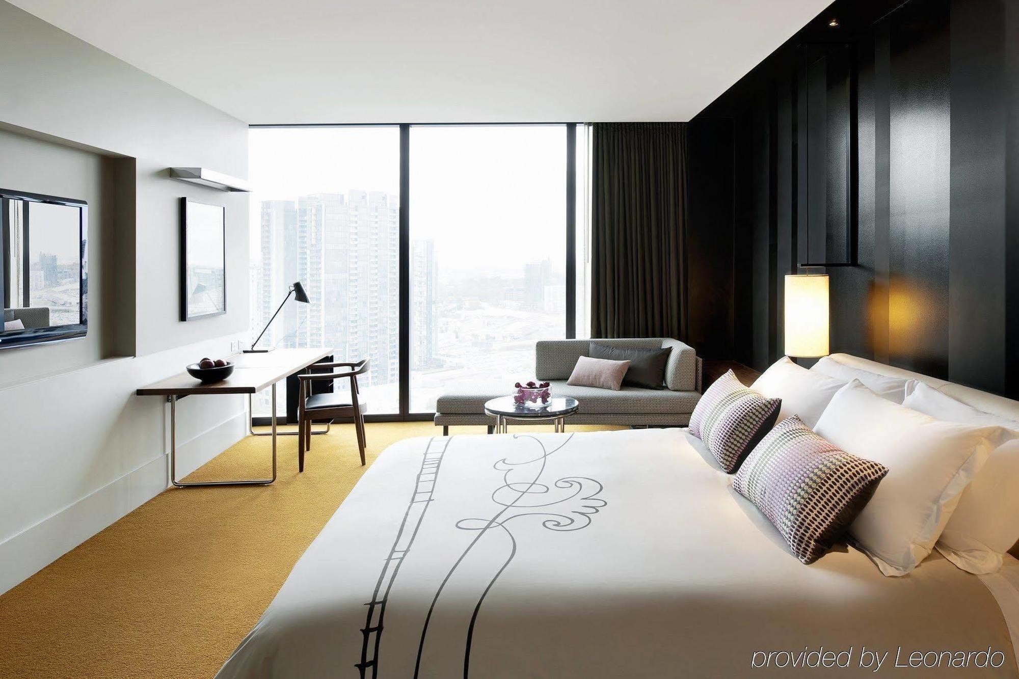 Hotel Crown Metropol 5*
