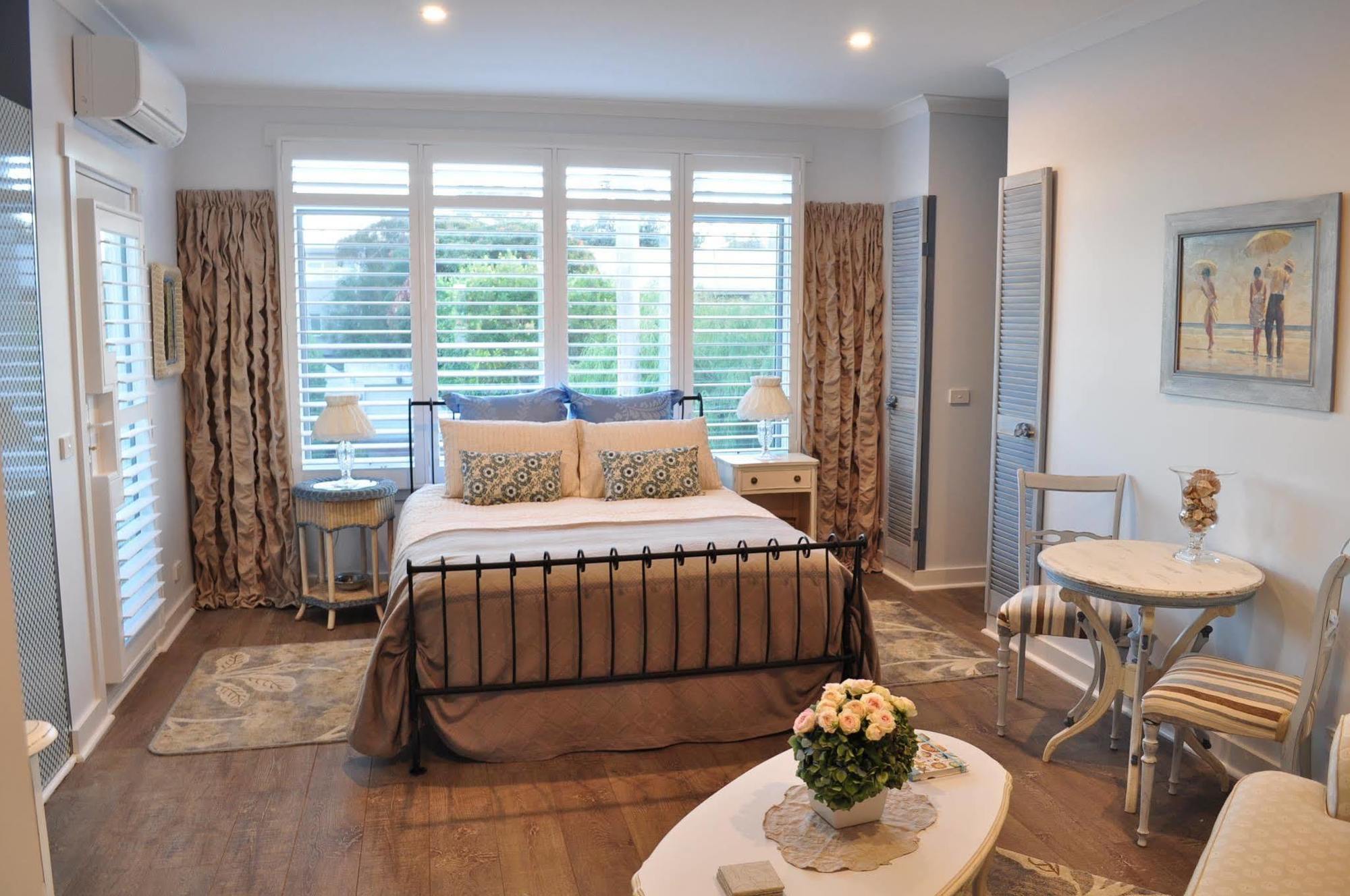 Sailaway House Bed & Breakfast 4*