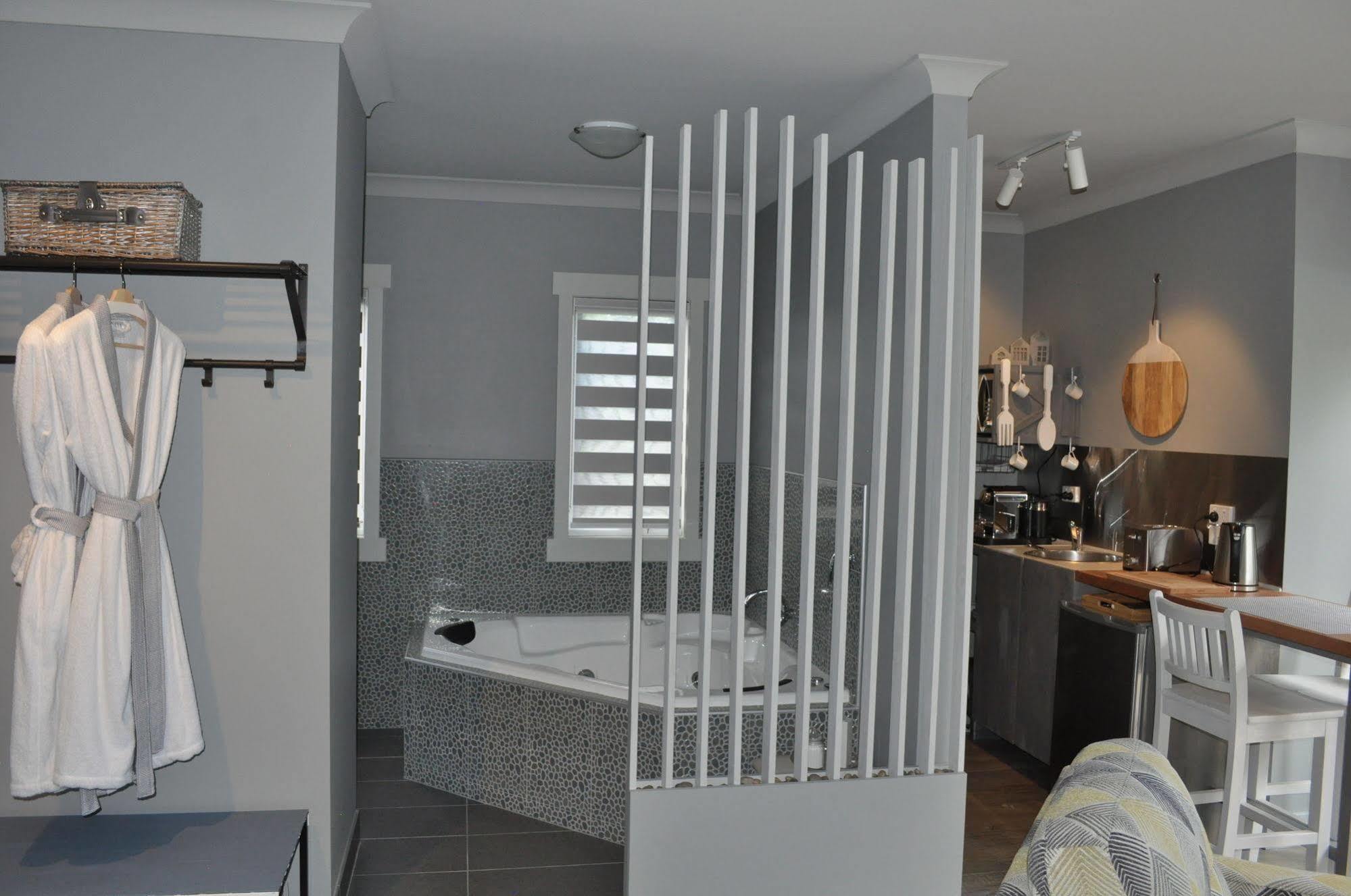 Sailaway House Bed & Breakfast Melbourne
