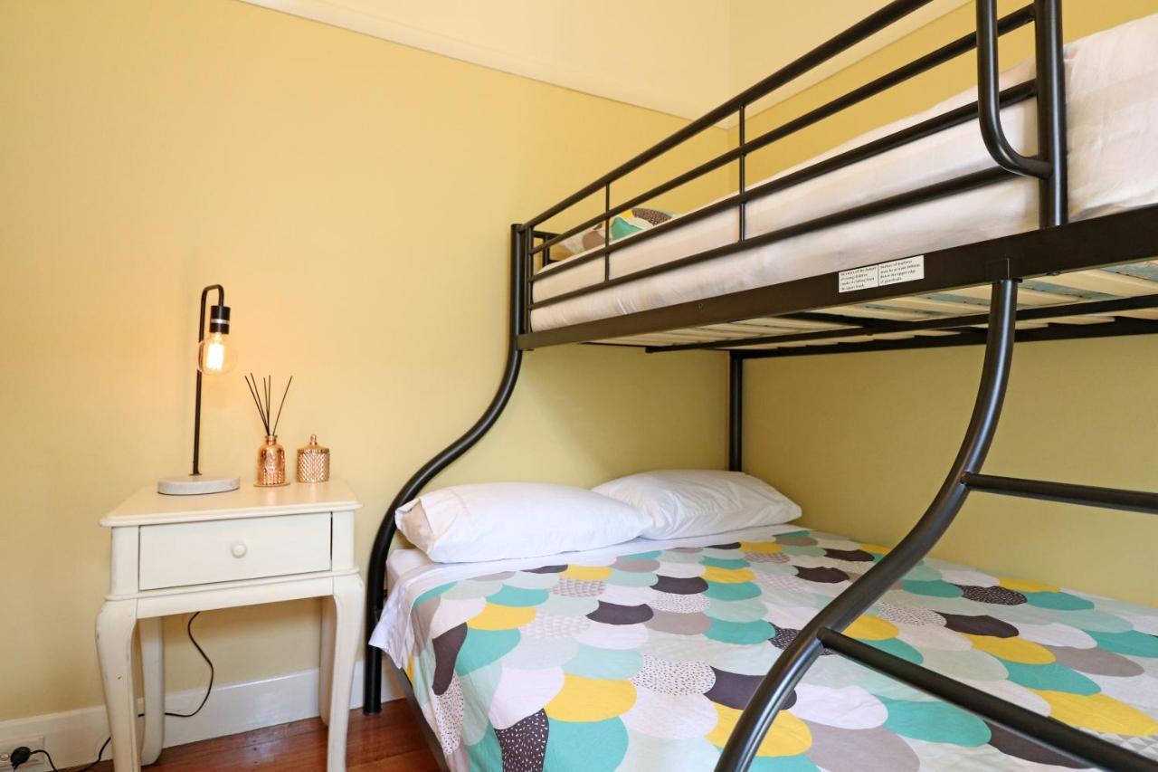 Brunswick Renaissance - Parking, Garden, Bath, Family Holiday home *