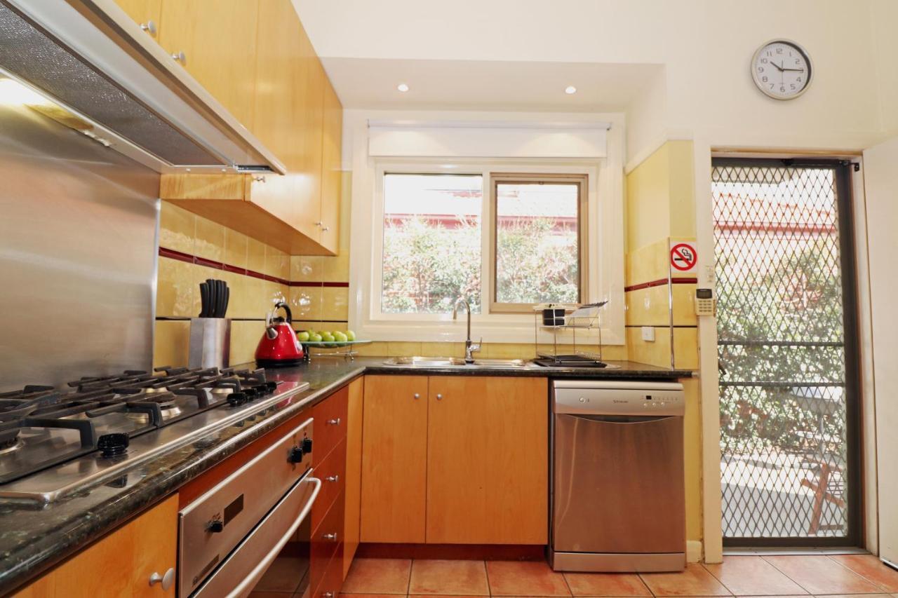 Brunswick Renaissance - Parking, Garden, Bath, Family Holiday home Melbourne