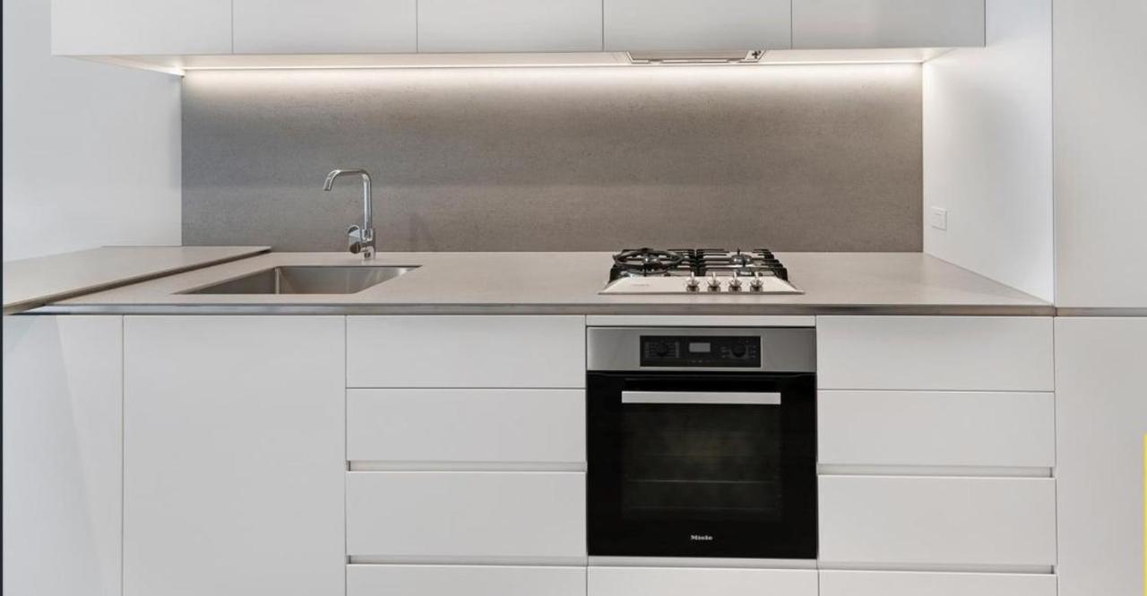 Readyset On Southbank Boulevard Apartment