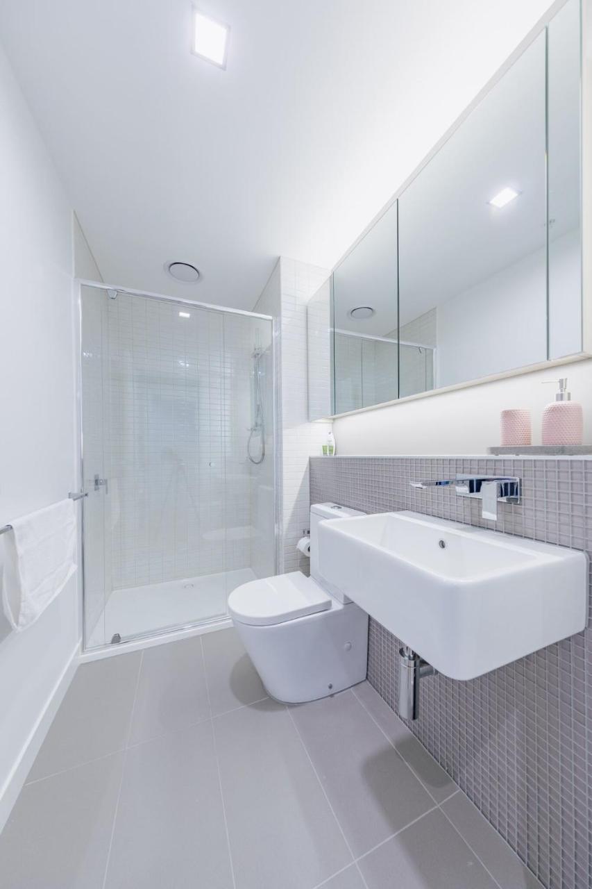 Magnificent 2-bedroom - Skyline View, Cbd Location Apartment *