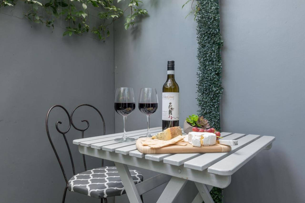 Sailaway House Bed & Breakfast Melbourne
