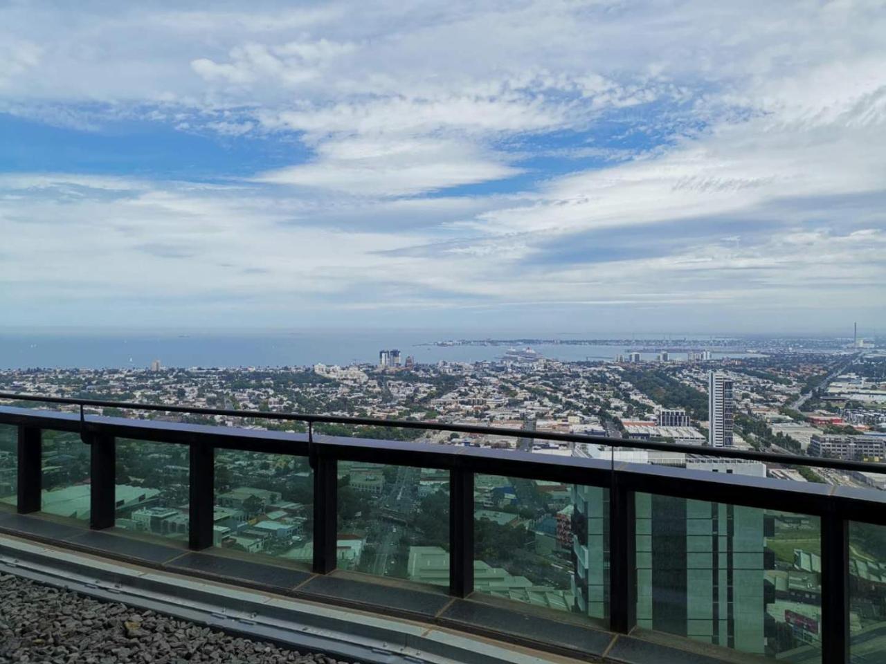 Shadow Play 2bed Ocean View Melbourne