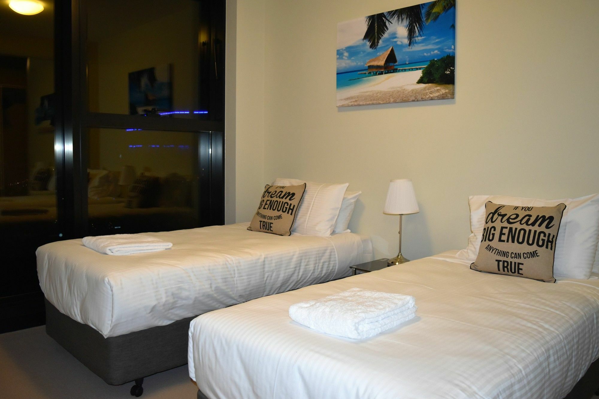 Skyhigh Aparthotel 4*