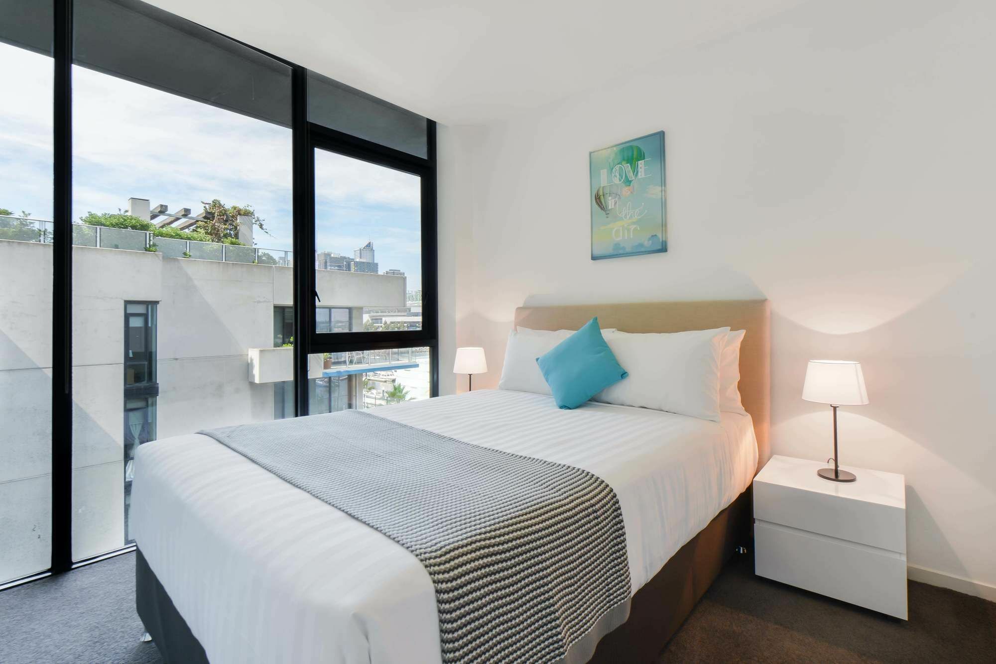Urbanminder @ Docklands Apartment *