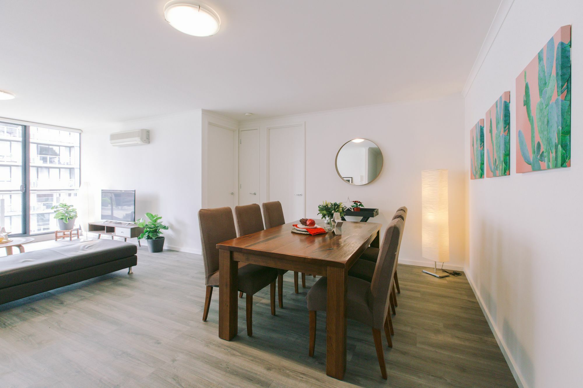 South 2bed 2bath Family Apartment *