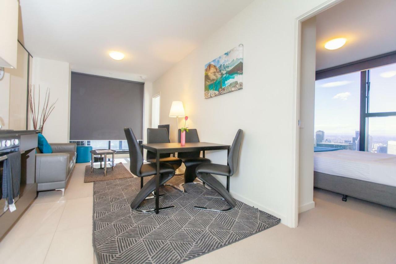 Skyhigh Aparthotel 4*