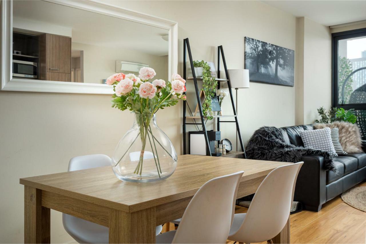 Water Views Lovely 2brs Free Tram Zone Close To Everything Apartment Melbourne