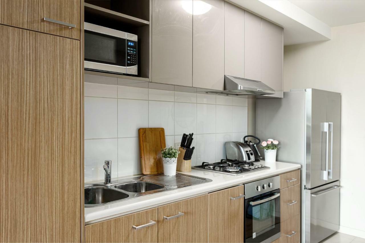 Apartment Water Views Lovely 2brs Free Tram Zone Close To Everything Melbourne