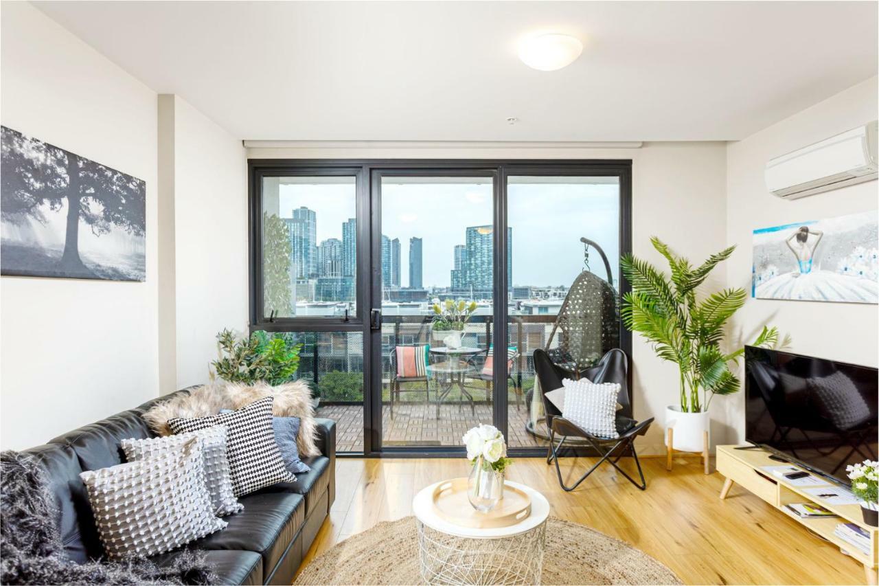 Water Views Lovely 2brs Free Tram Zone Close To Everything Apartment