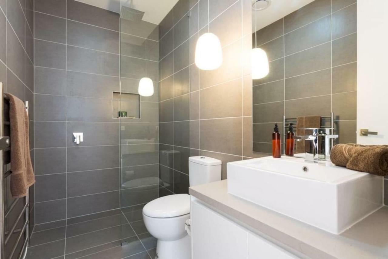 Bed & Breakfast Lola Three Levels Of Style With Rooftop Terrace Melbourne