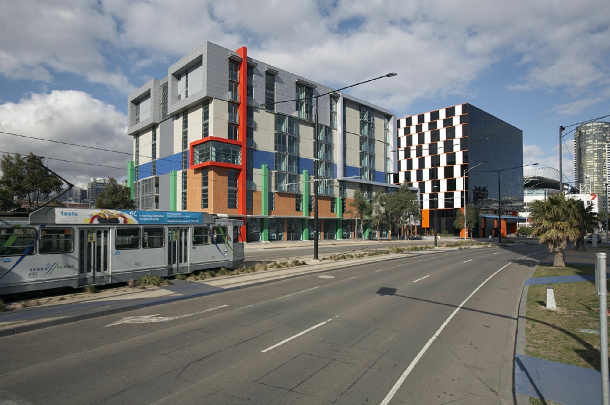Docklands Private Collection - Harbour Aparthotel