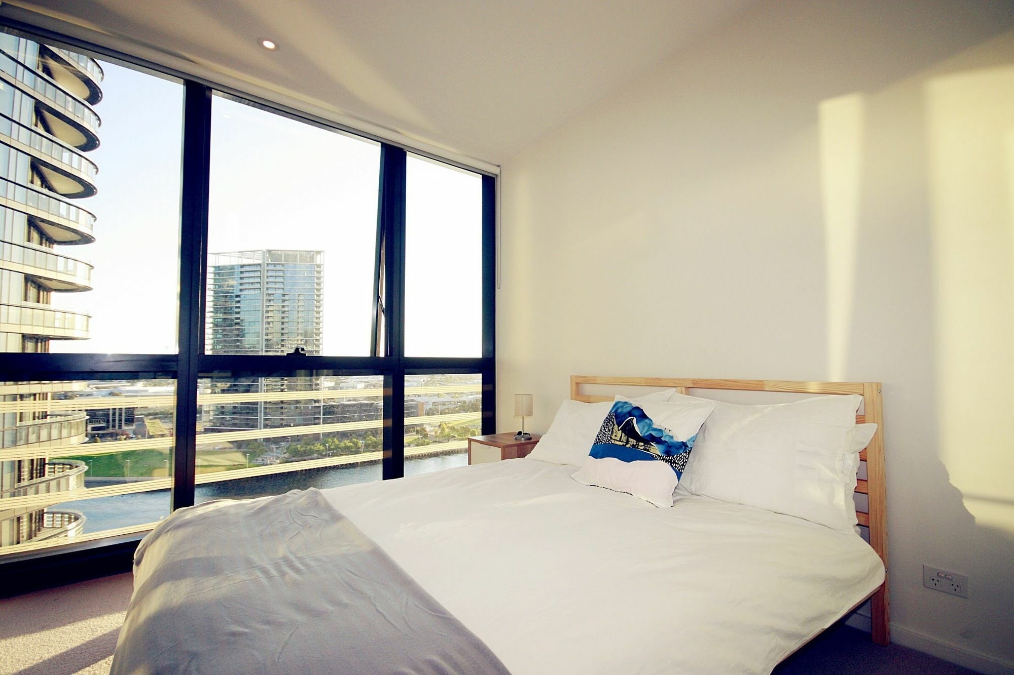 Onelife Docklands Luxury