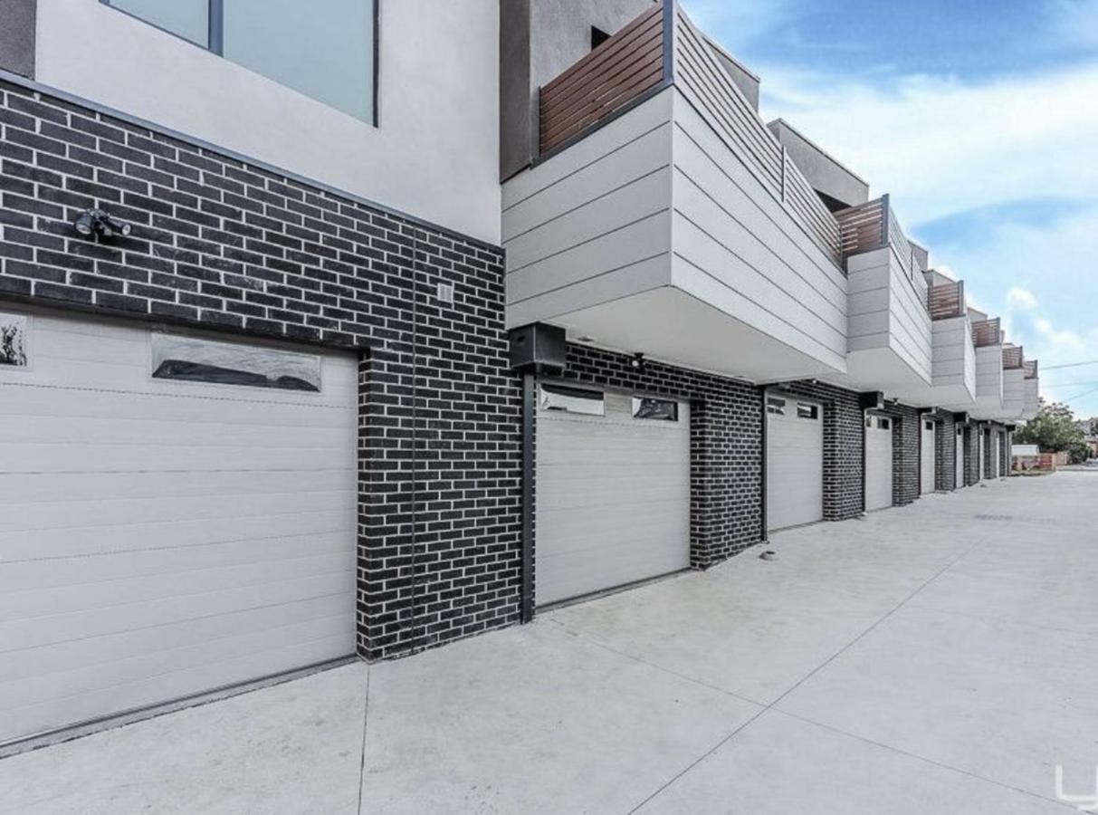 A Brand New Private Townhouse * Melbourne