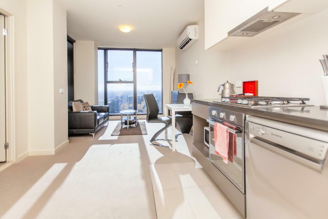 Skyhigh Aparthotel 4*