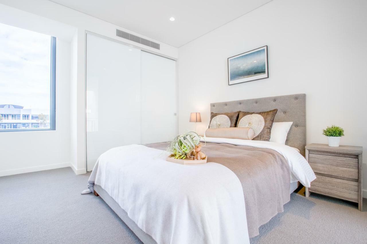 Apartment Docklands Waterfront Luxury Melbourne