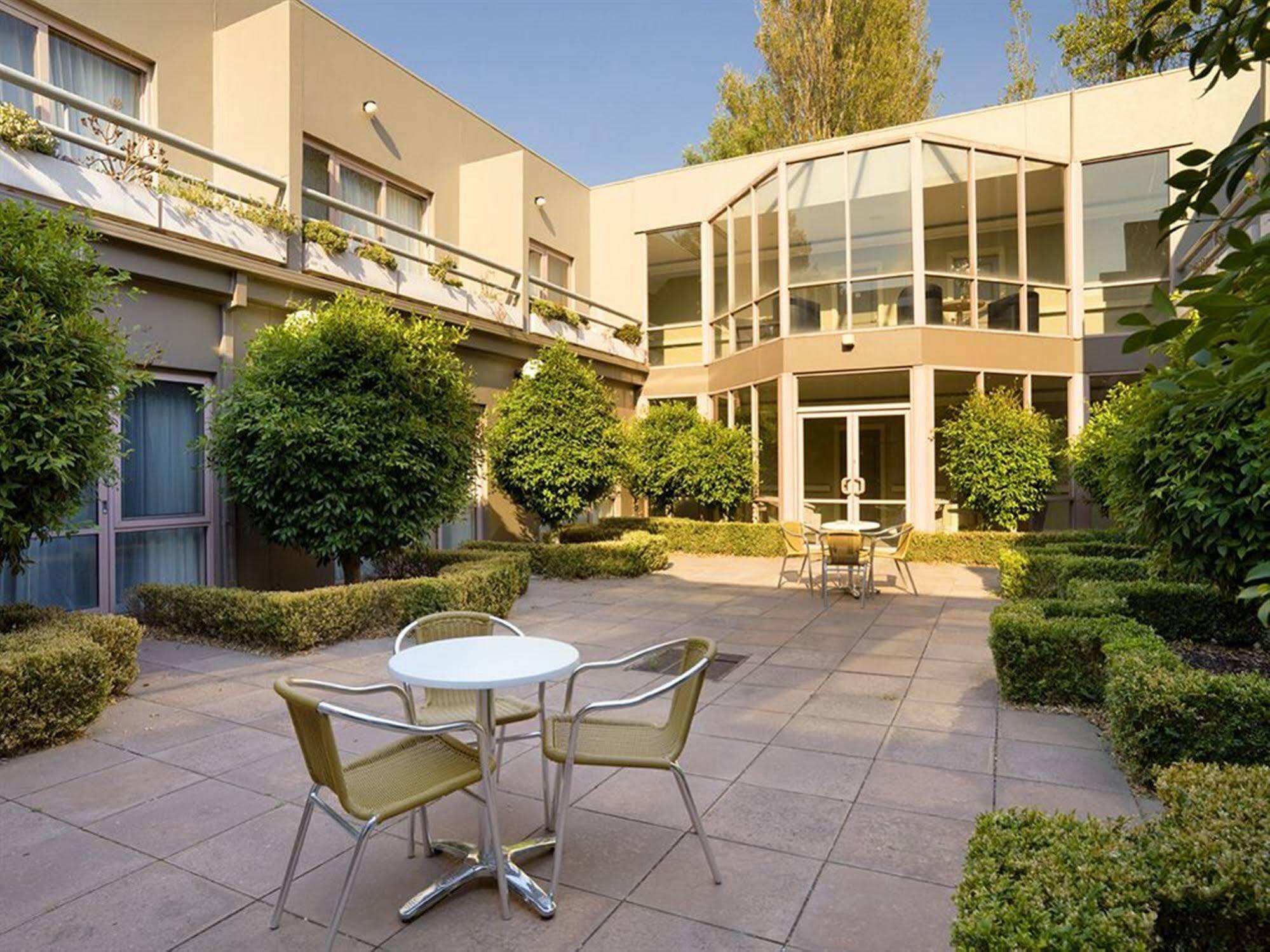 Hotel Kimberley Gardens Hotel, Serviced And Serviced Melbourne