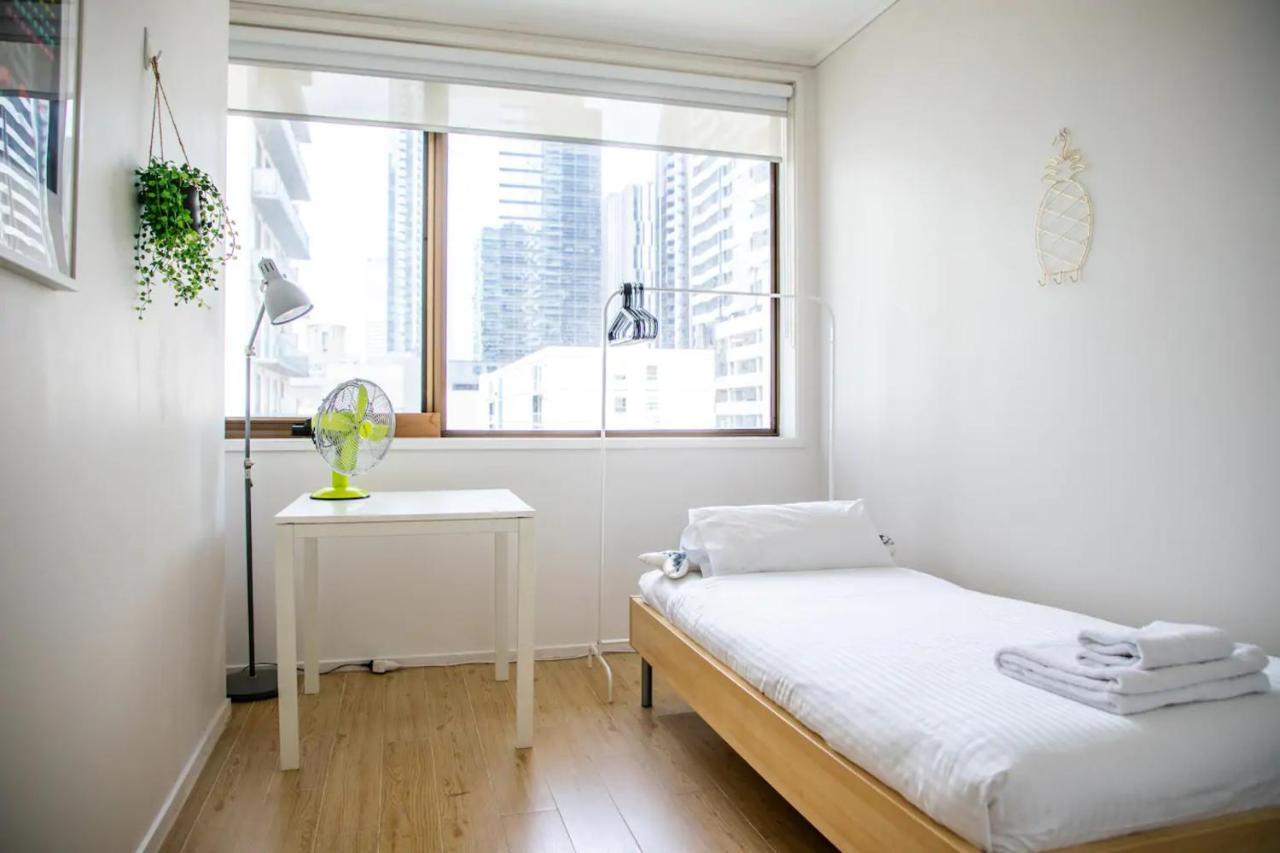 Cozy 3 Bedroom In The Heart Of Cbd Apartment Melbourne
