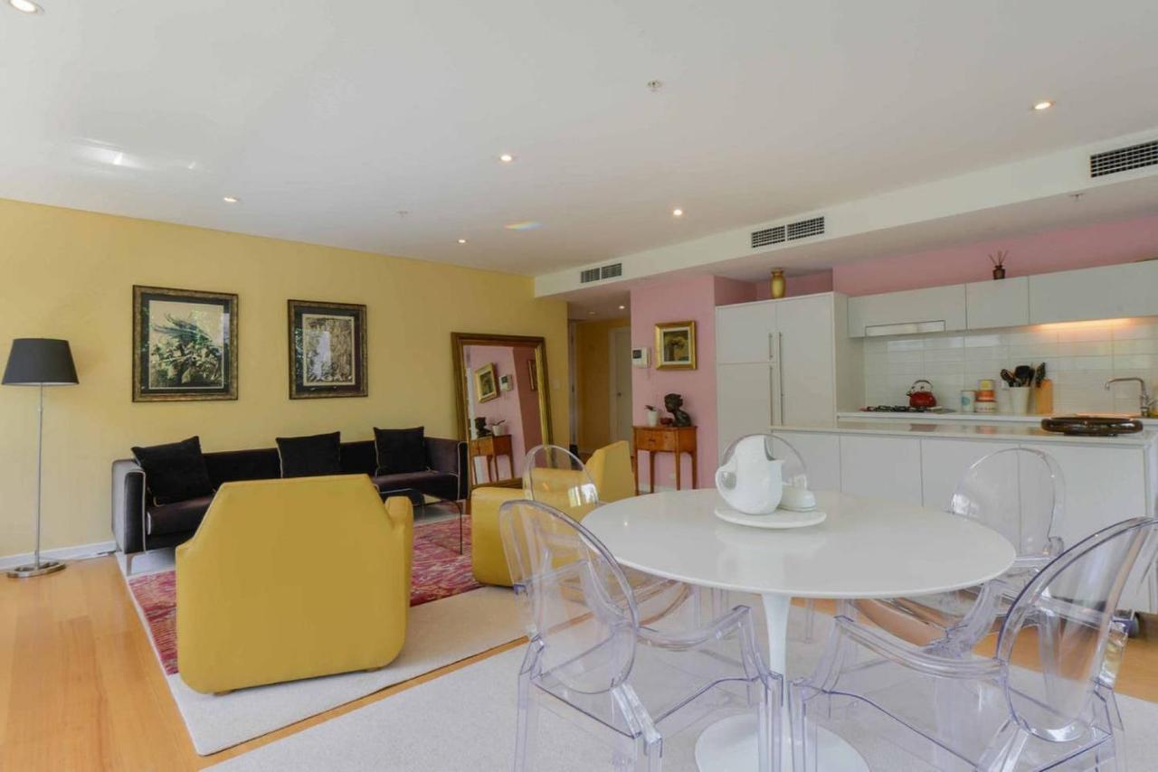 Hazel Chapel St Socialite. Pool, Spa & Gym Apartment