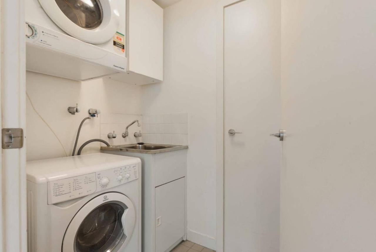 Hazel Chapel St Socialite. Pool, Spa & Gym Apartment Melbourne